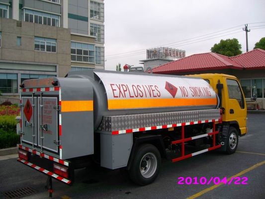 1,056 US Gallon 4x2 Euro III Fiscal Refuel Tank Truck , Light Diesel Delivery Truck