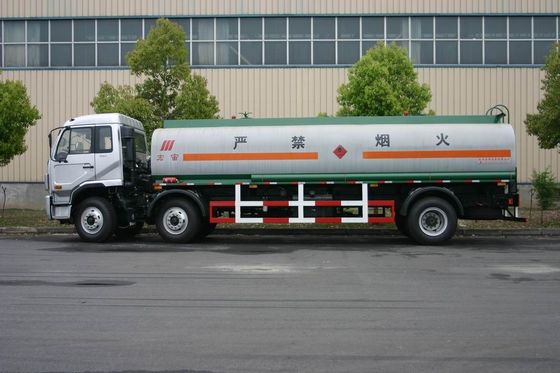 Jinggong Chassis 6x2 For Transport Petroleum , Diesel Oil 220HP Carbon Steel Fuel Delivery Truck 21cbm