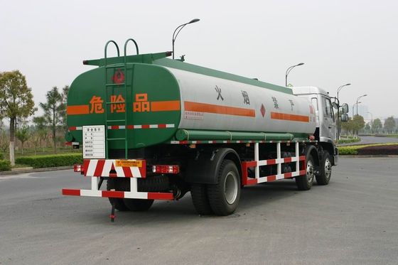 Jinggong Chassis 6x2 For Transport Petroleum , Diesel Oil 220HP Carbon Steel Fuel Delivery Truck 21cbm