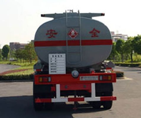 2 Axles Oil Tank Trailer 28600L , Fuel Tanker Semi Trailer 28.6CBM 10000×2490×3350