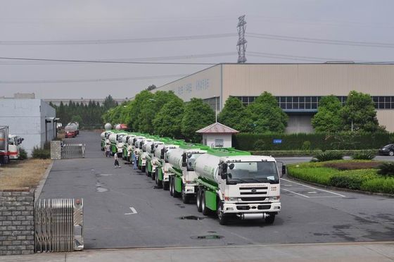 DF Nissan Diesel Fuel Oil Tank Truck