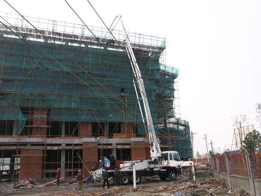 6x4 Mobile 37m Concrete Pump Truck with Germany Rexroth Hydraulic System